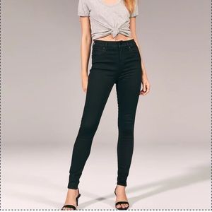 Abercrombie & Fitch Super Skinny High Rise 28 / 6 black short jeans stretchy